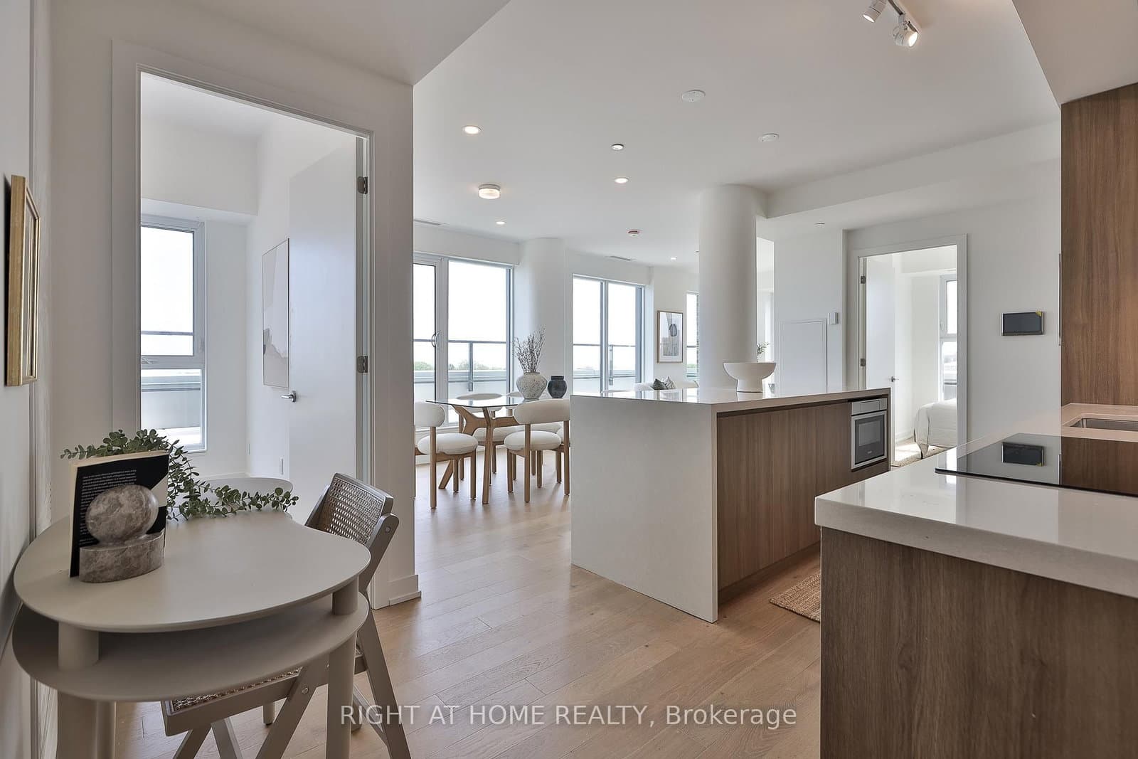 1161 Kingston Road, Unit 602 thumbnail 2
