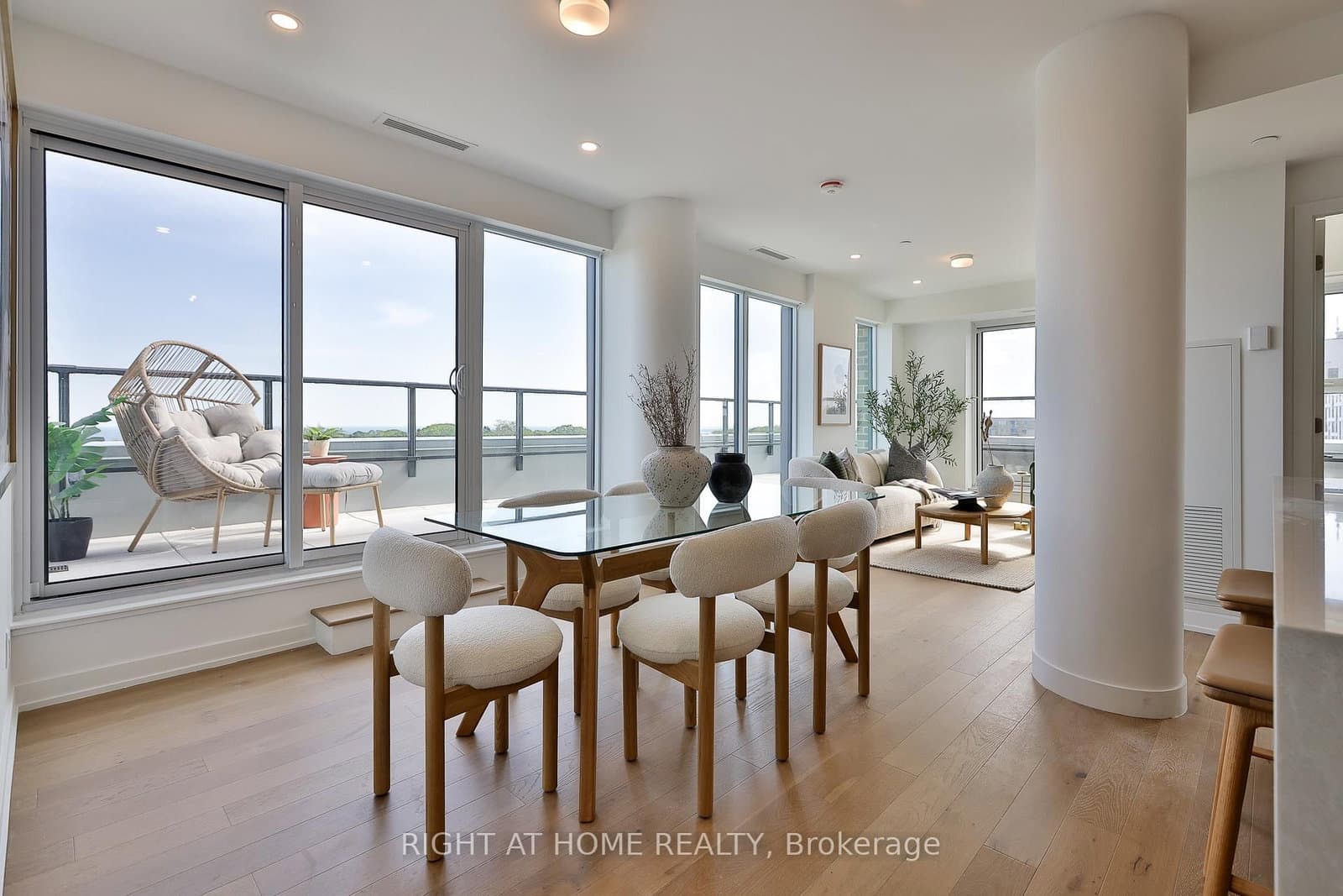1161 Kingston Road, Unit 602 thumbnail 3