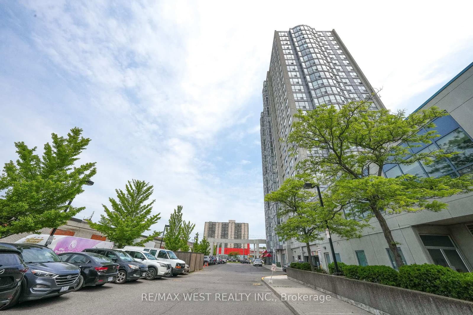 1470 Midland Avenue, Unit 608 thumbnail 2
