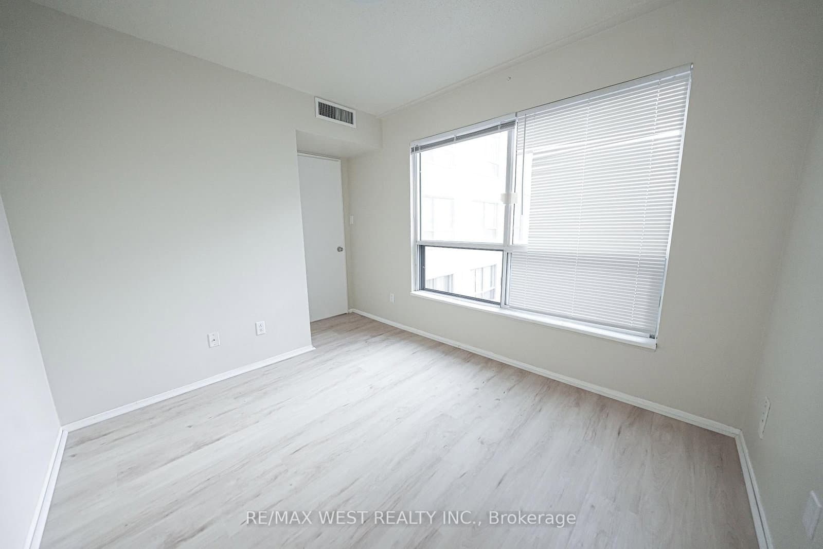 1470 Midland Avenue, Unit 608 thumbnail 24