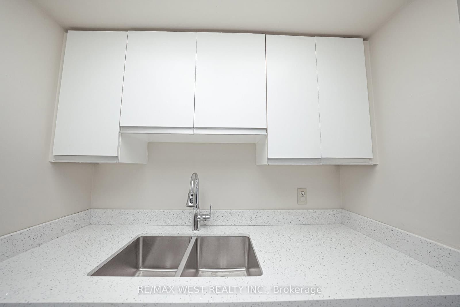 1470 Midland Avenue, Unit 608 thumbnail 27