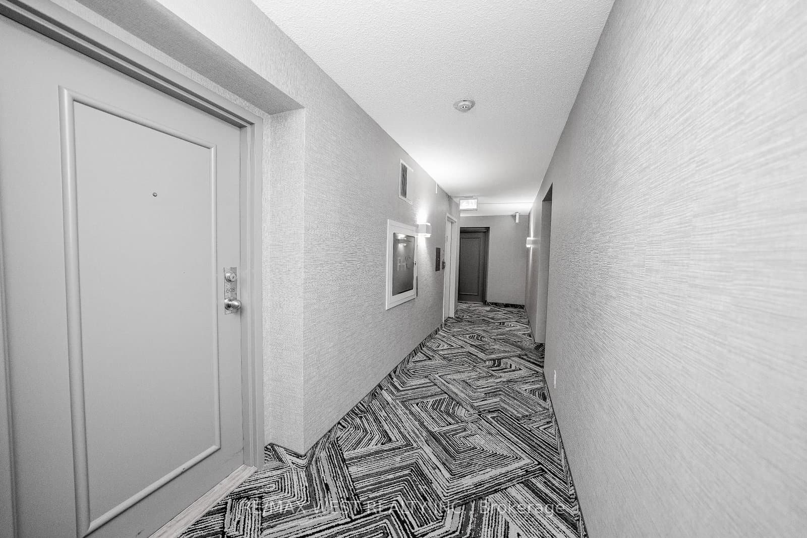 1470 Midland Avenue, Unit 608 thumbnail 9
