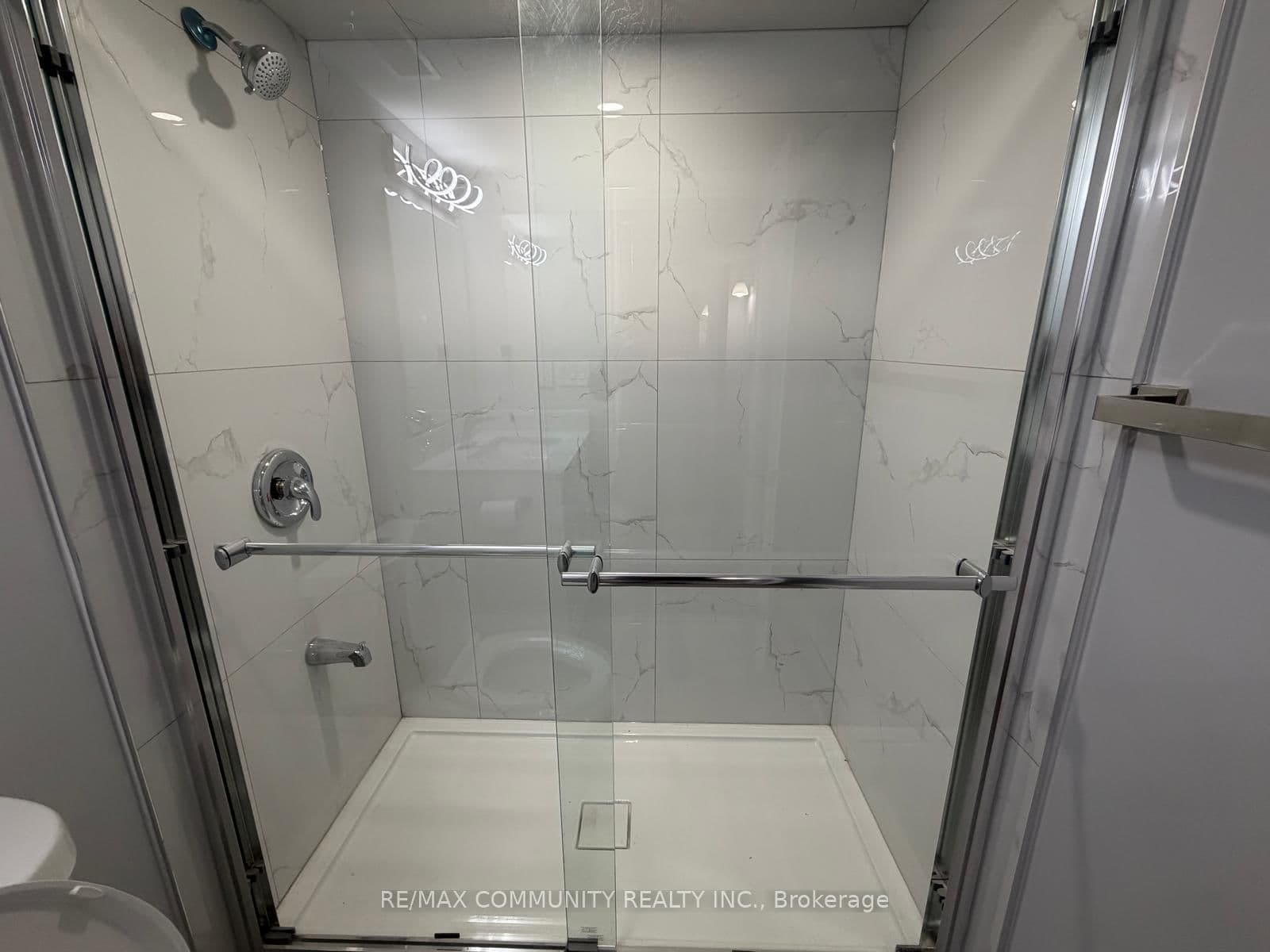 224 Fleetwood Drive, Unit Bsmt thumbnail 23