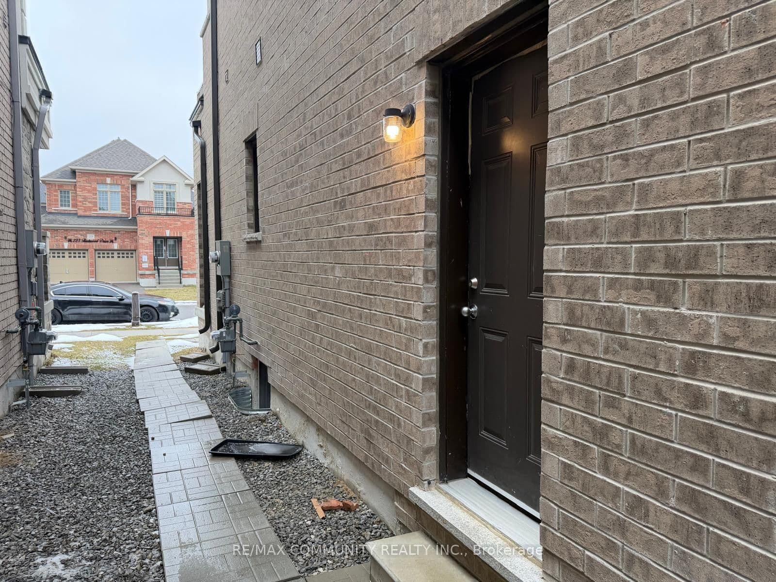 224 Fleetwood Drive, Unit Bsmt thumbnail 25