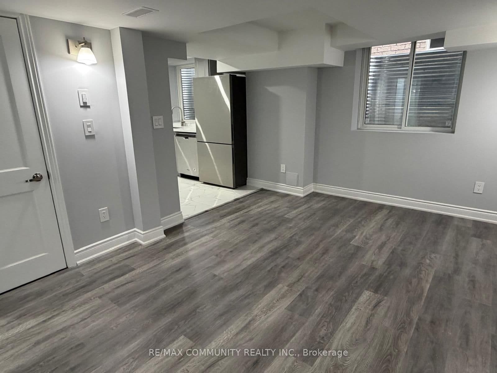 224 Fleetwood Drive, Unit Bsmt thumbnail 4