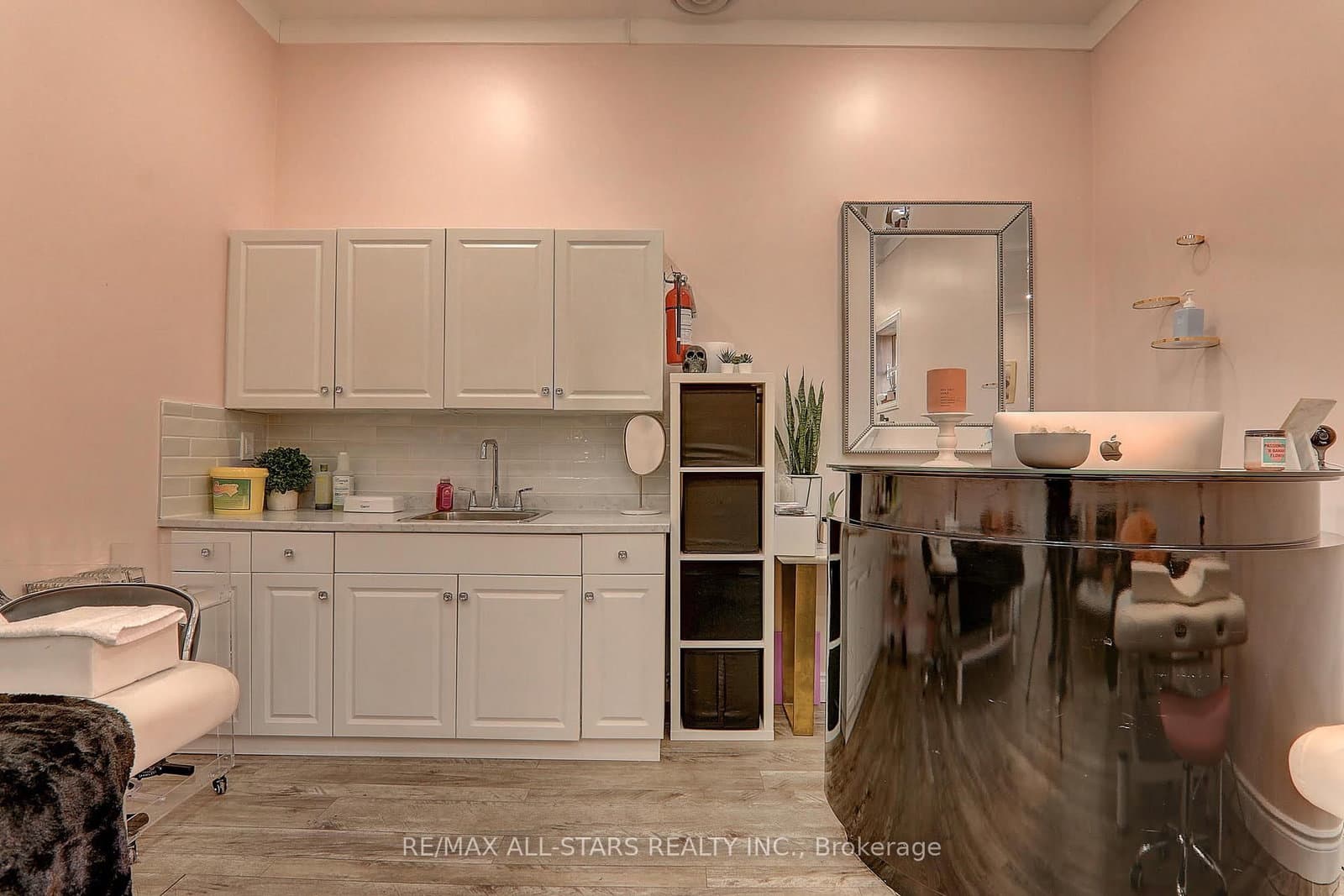 715 Queen Street E, Unit 101 thumbnail 5