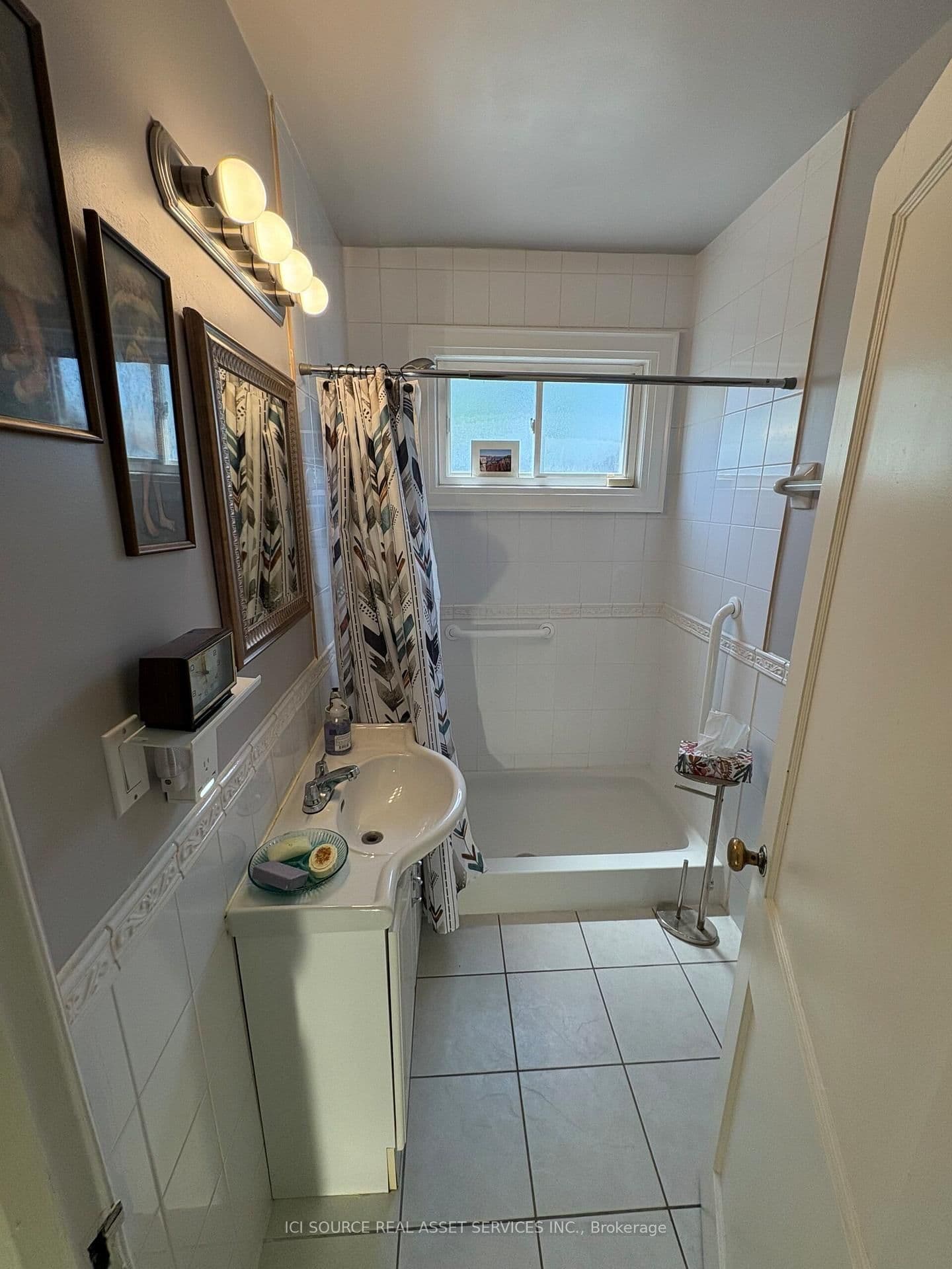 2241 Queen Street E, Unit Main Floor thumbnail 16