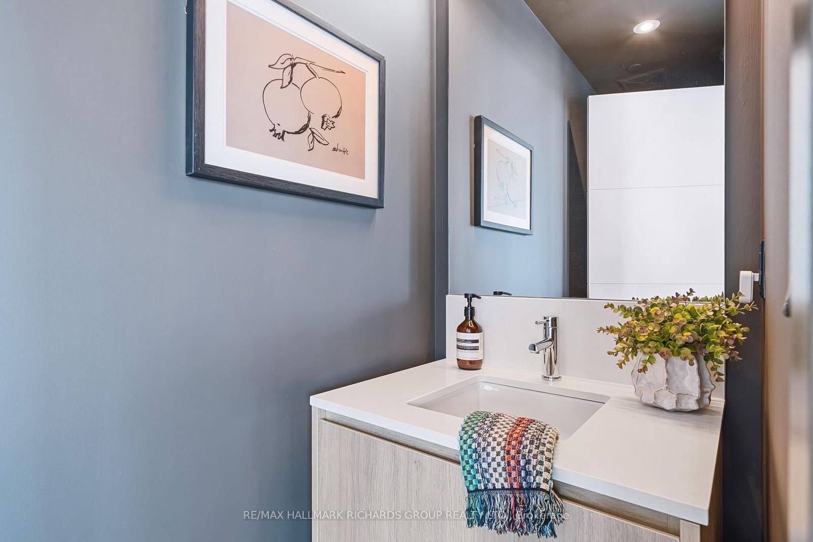 1161 Kingston Road, Unit PH701 thumbnail 11
