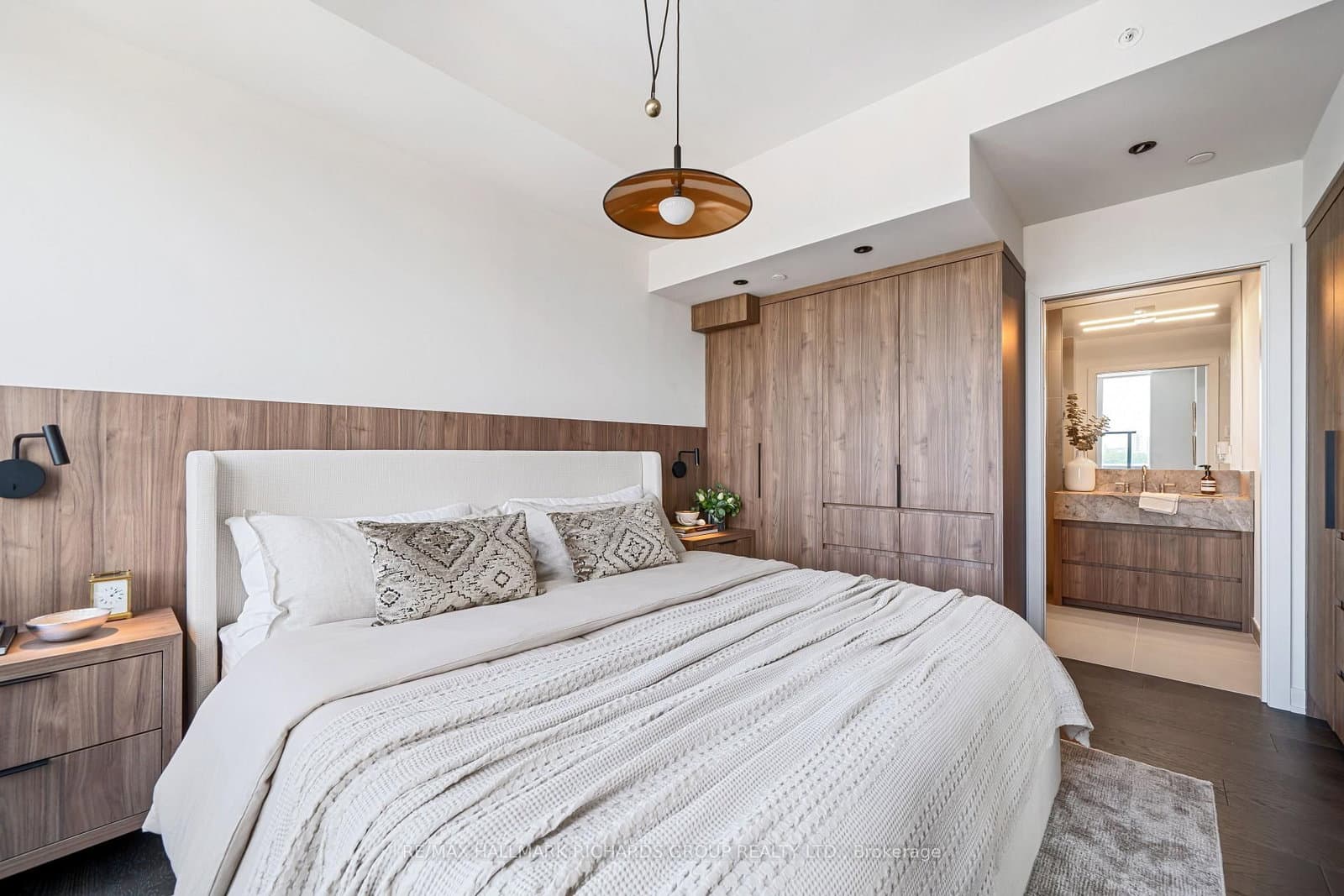 1161 Kingston Road, Unit PH701 thumbnail 12