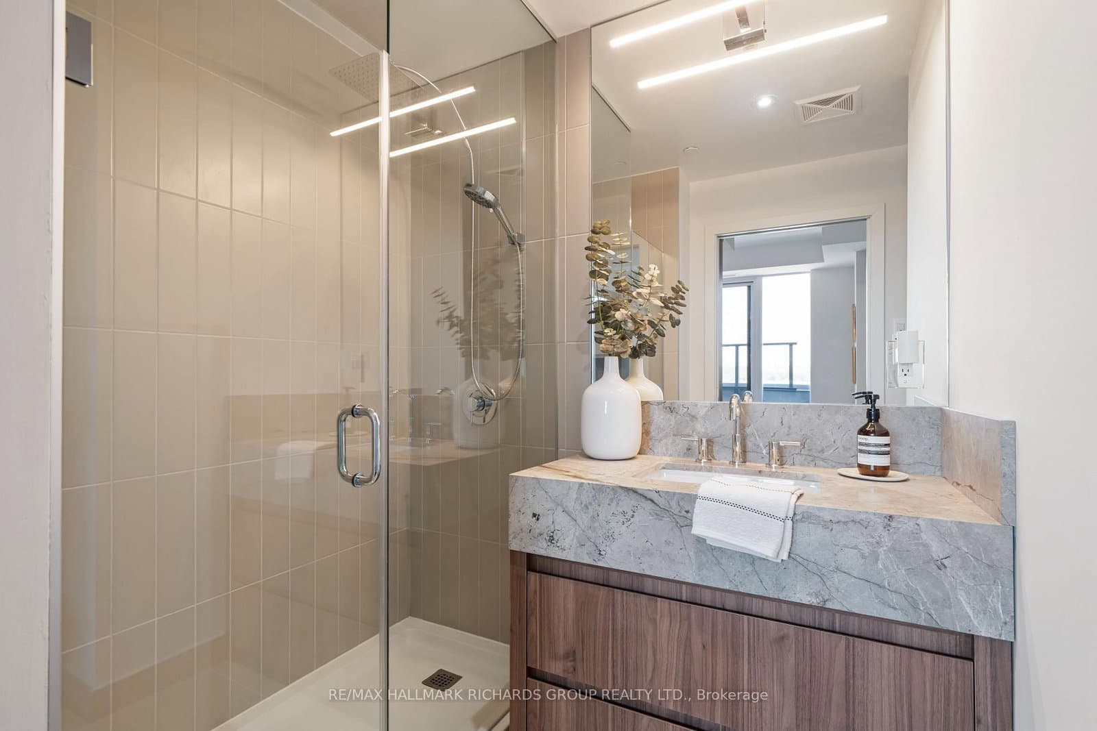 1161 Kingston Road, Unit PH701 thumbnail 14