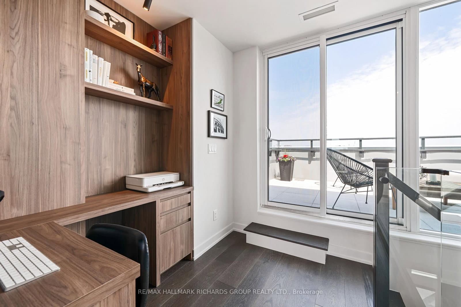 1161 Kingston Road, Unit PH701 thumbnail 17