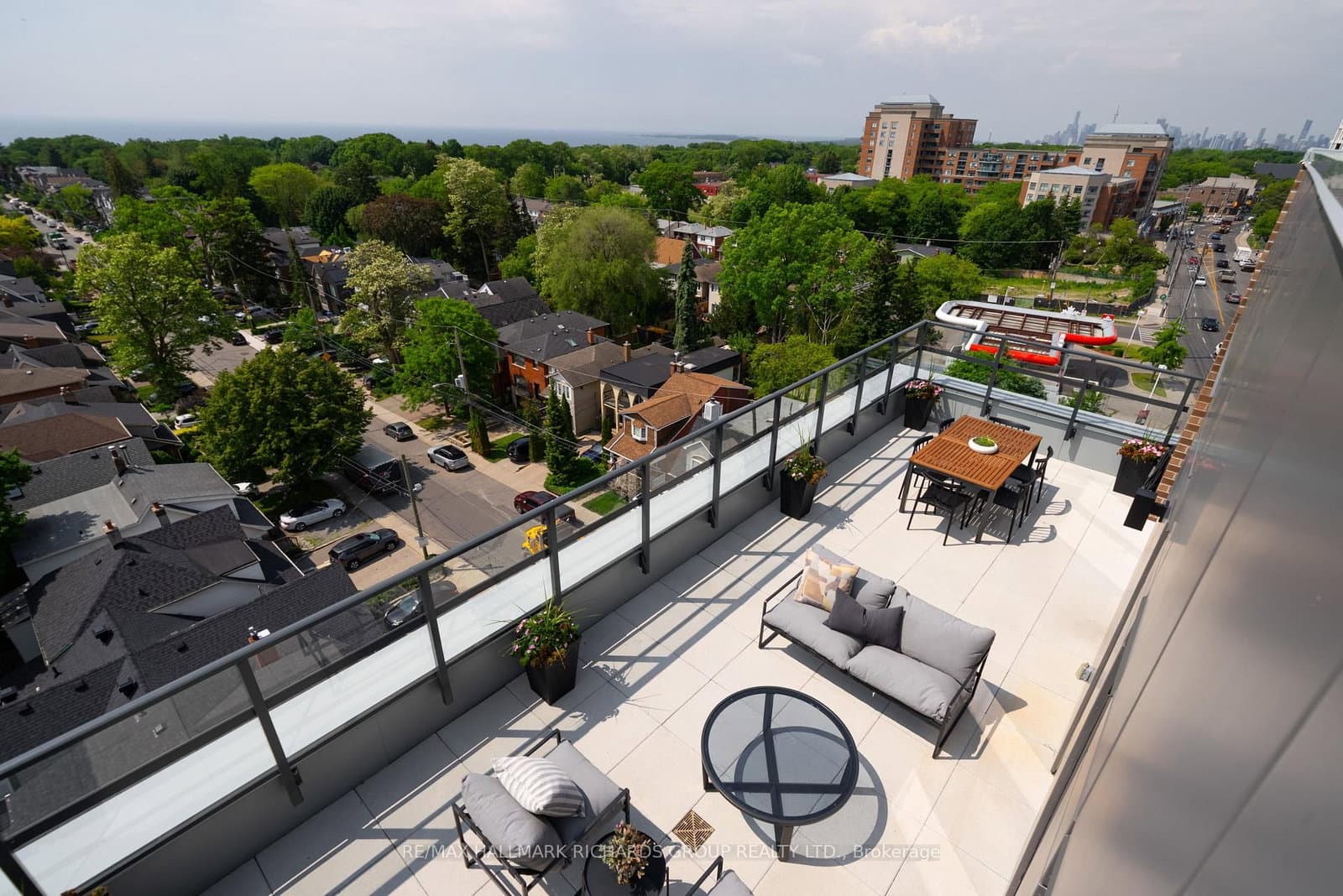 1161 Kingston Road, Unit PH701 thumbnail 23