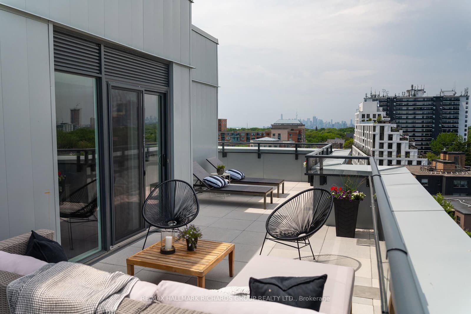 1161 Kingston Road, Unit PH701 thumbnail 24