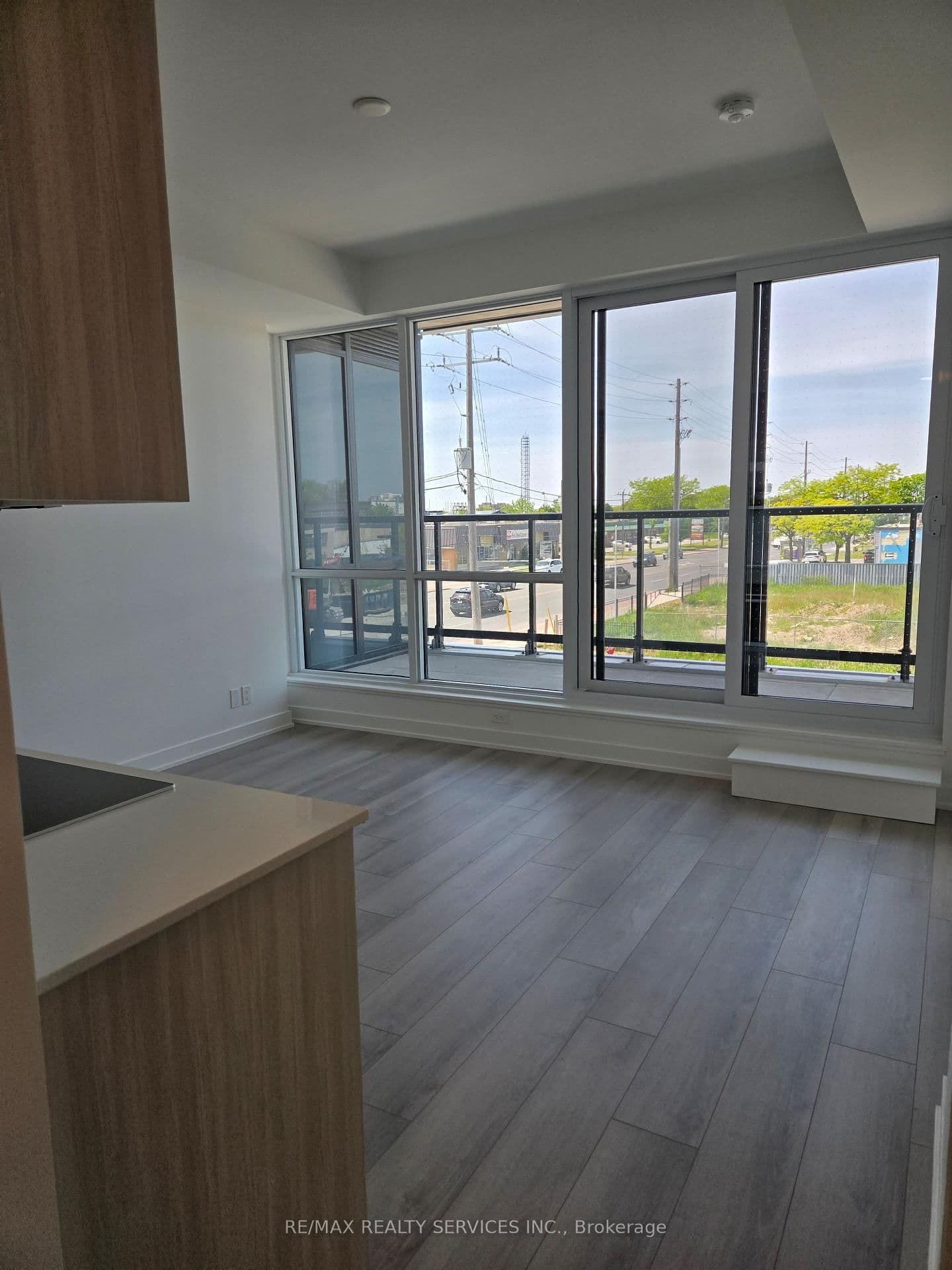 20 Deans Drive, Unit 217 thumbnail 4