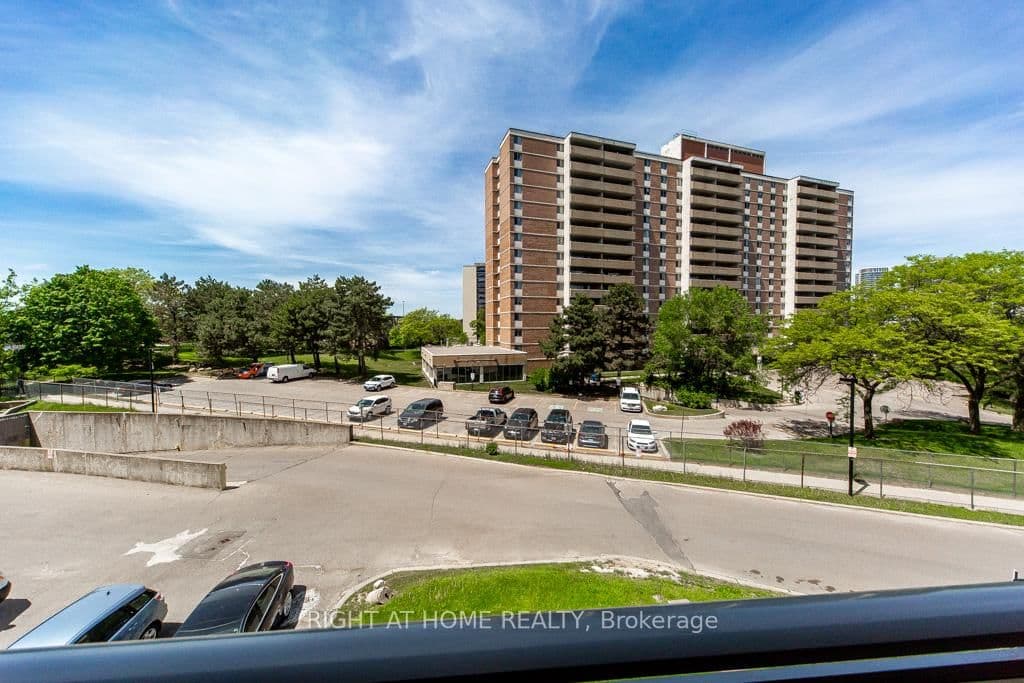 100 Dundalk Drive, Unit 315 thumbnail 37