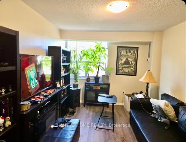 4064 Lawrence Avenue E, Unit 305 thumbnail 9