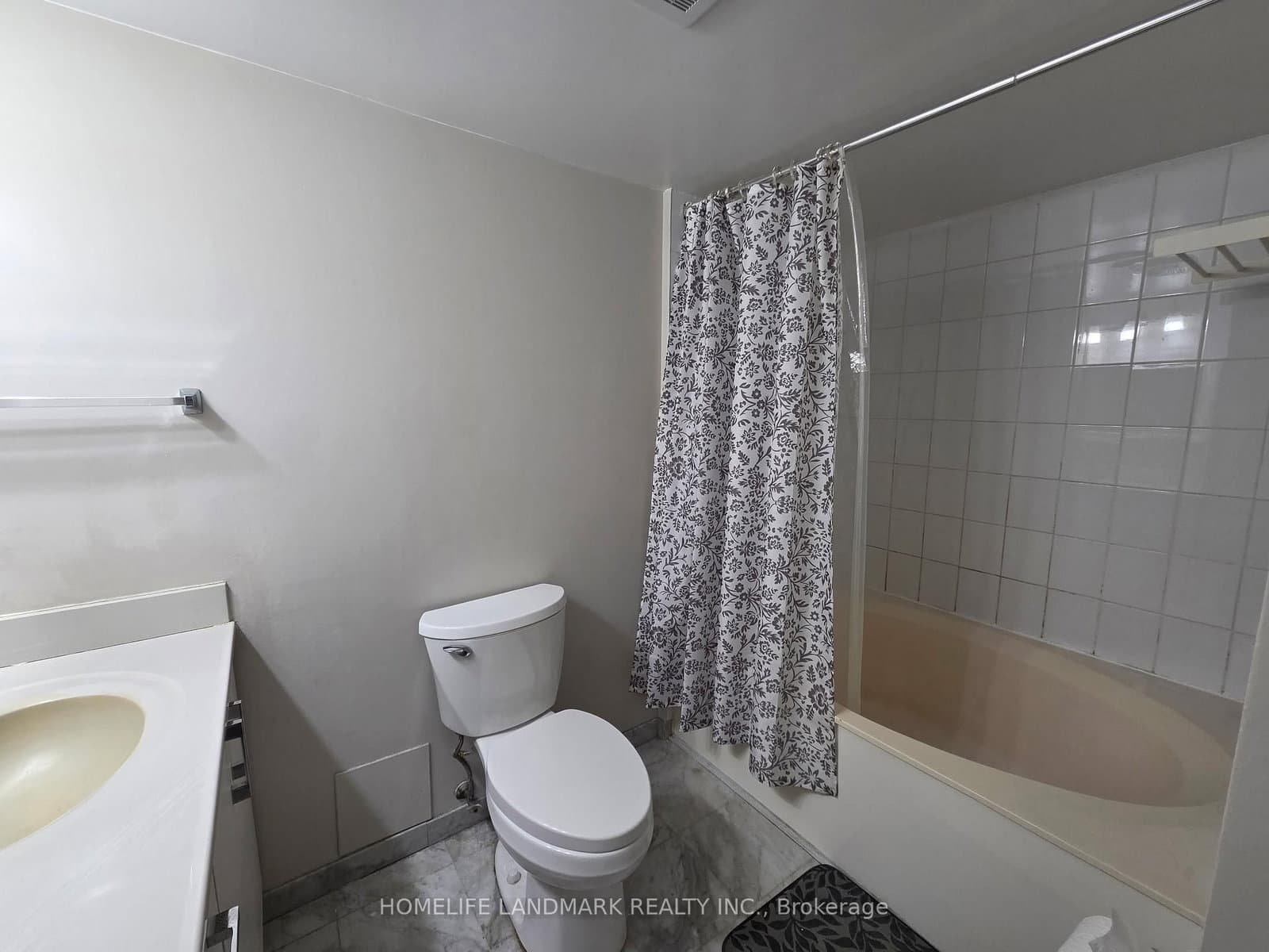 80 Alton Towers Circle, Unit 106 thumbnail 43