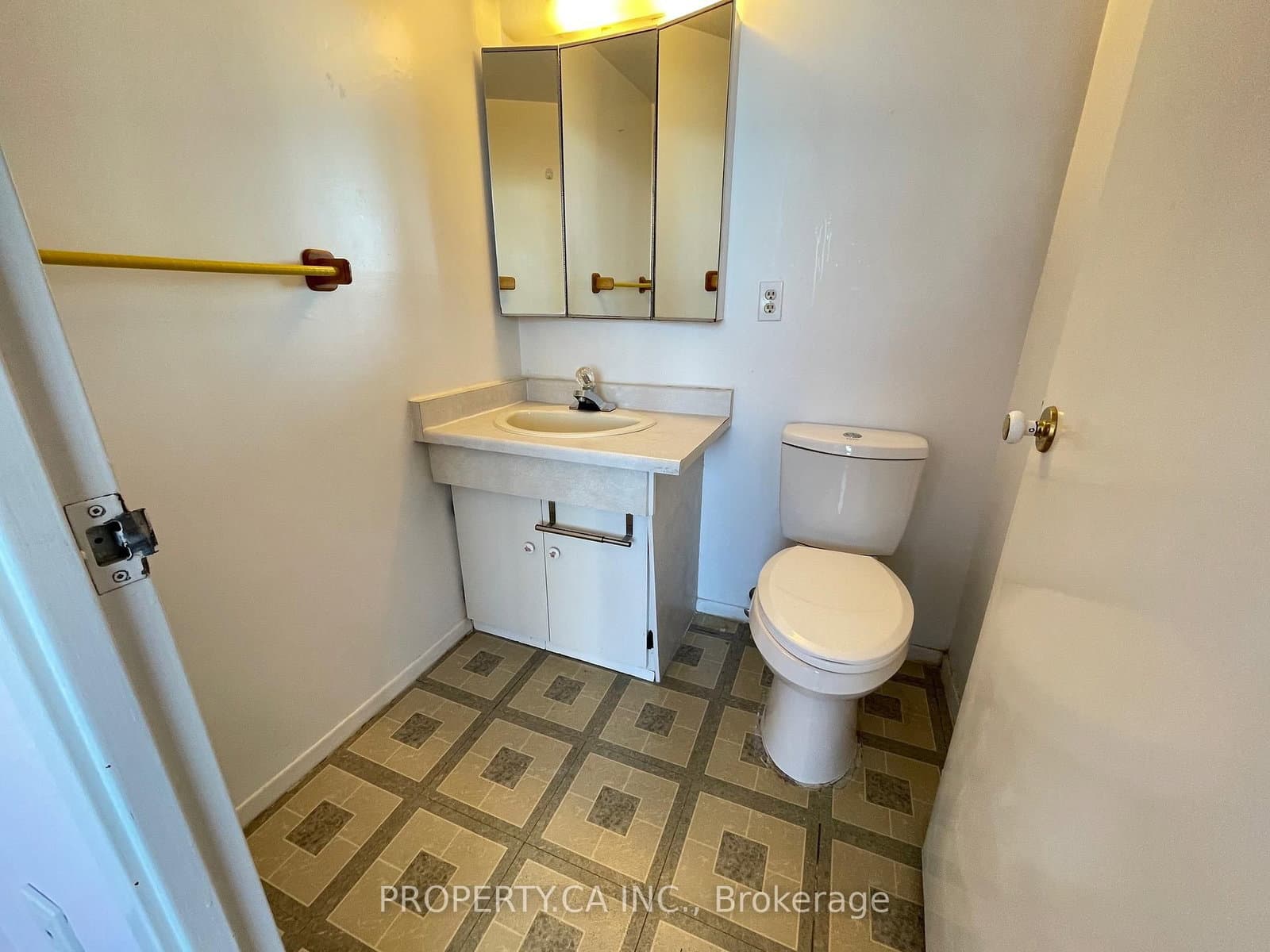 2050 Bridletowne Circle, Unit 1904 thumbnail 8