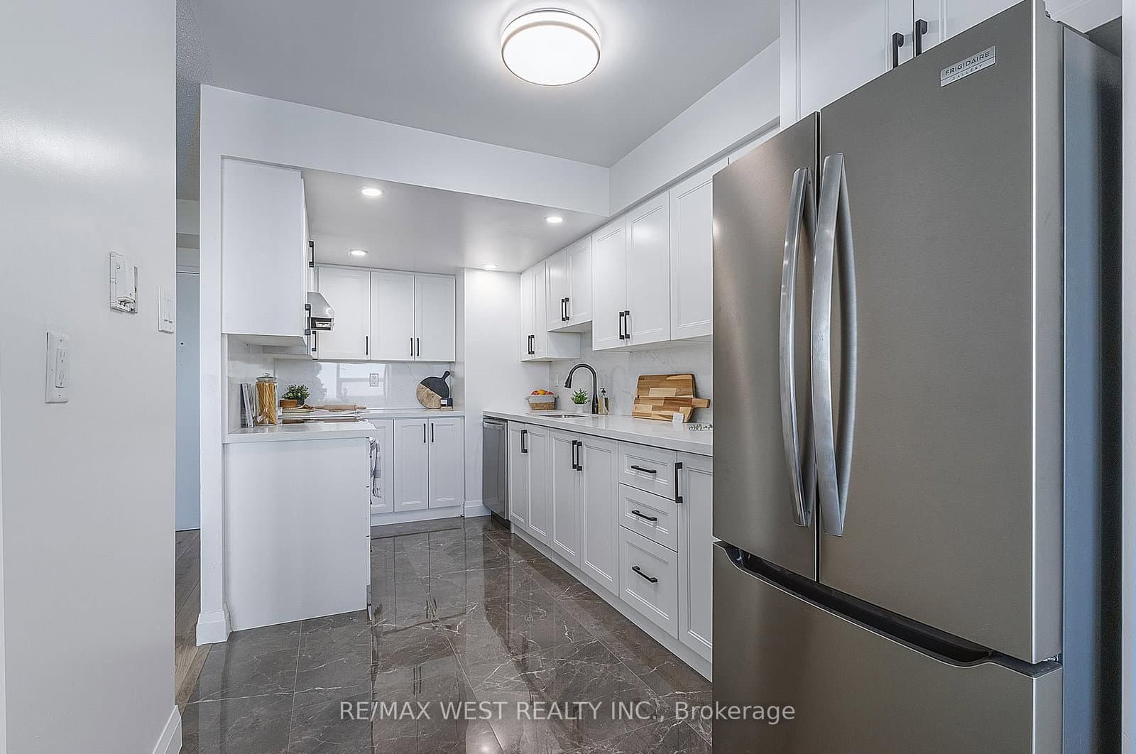 121 Ling Road, Unit 1509 thumbnail 13