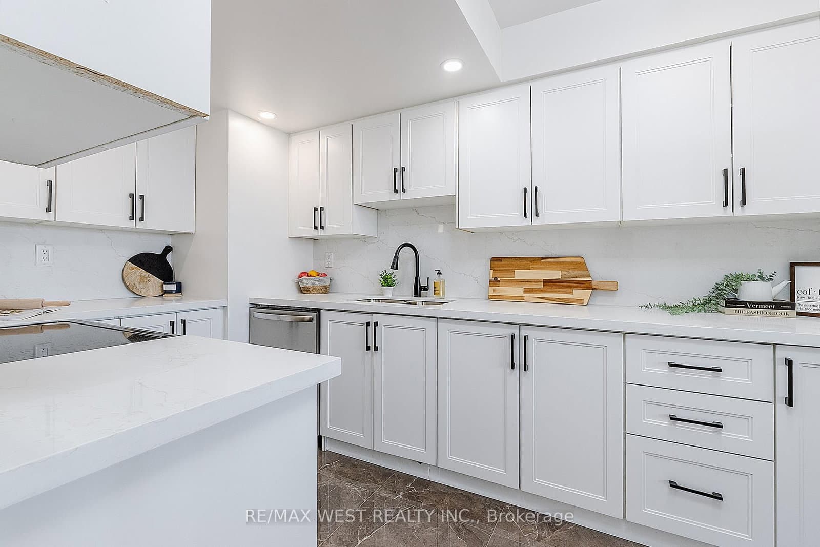 121 Ling Road, Unit 1509 thumbnail 14
