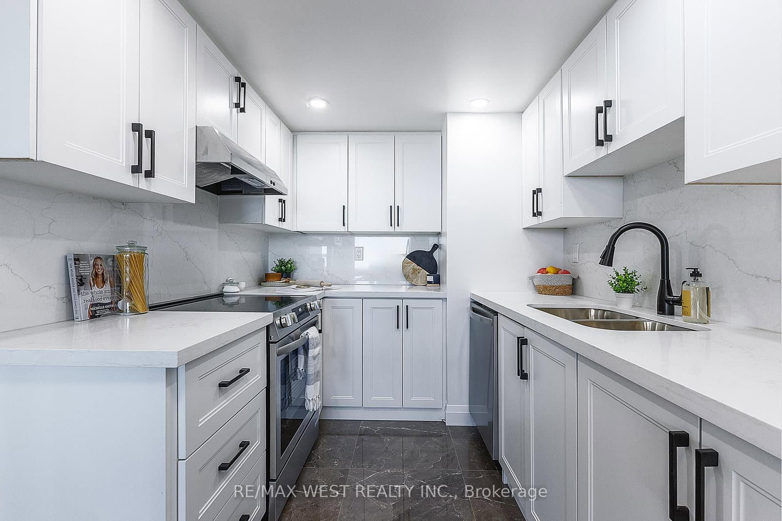 121 Ling Road, Unit 1509 thumbnail 15