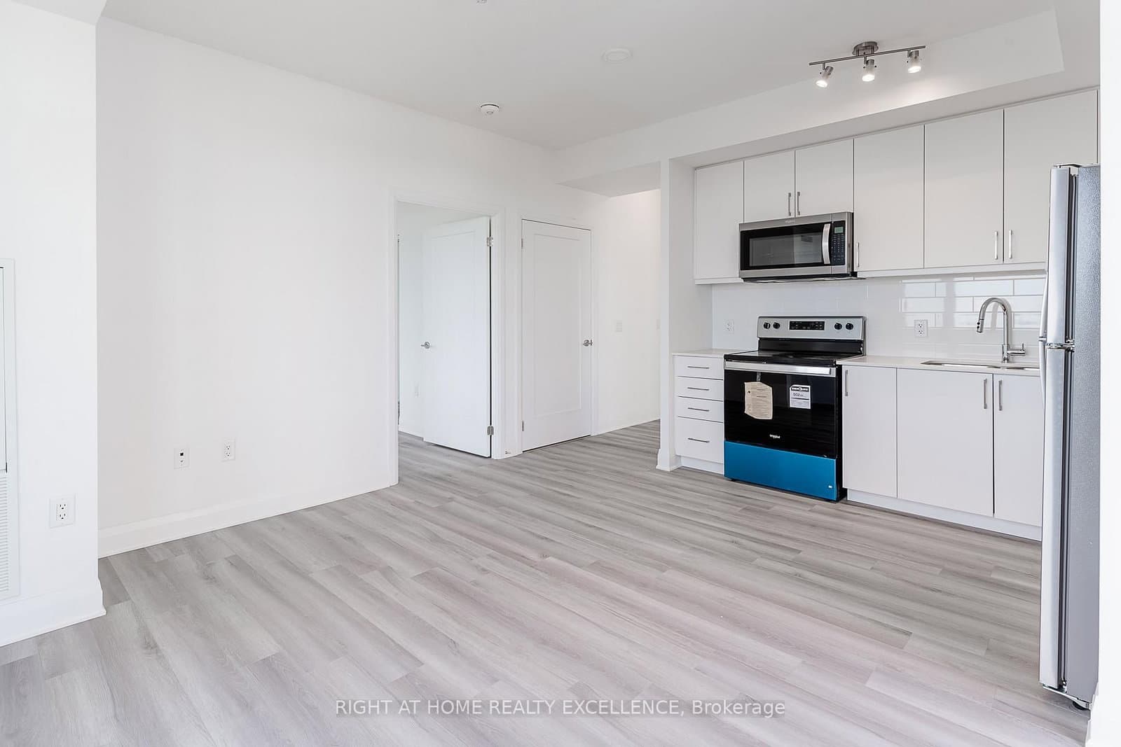 3220 Sheppard Avenue, Unit 1707 thumbnail 6
