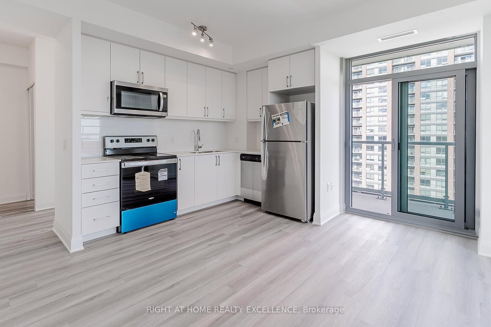 3220 Sheppard Avenue, Unit 1707 thumbnail 7