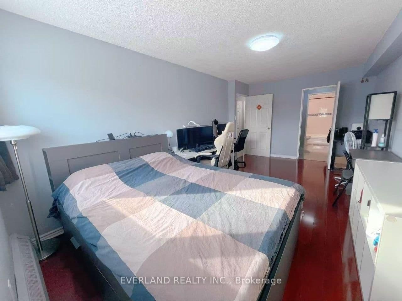 2050 Bridletowne Circle, Unit 303 thumbnail 13