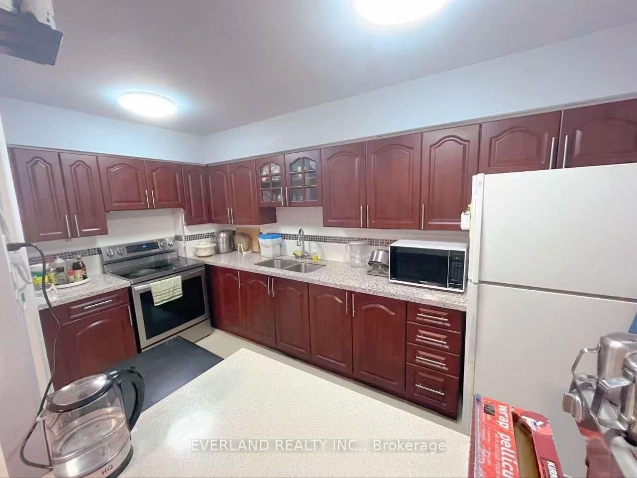2050 Bridletowne Circle, Unit 303 thumbnail 5