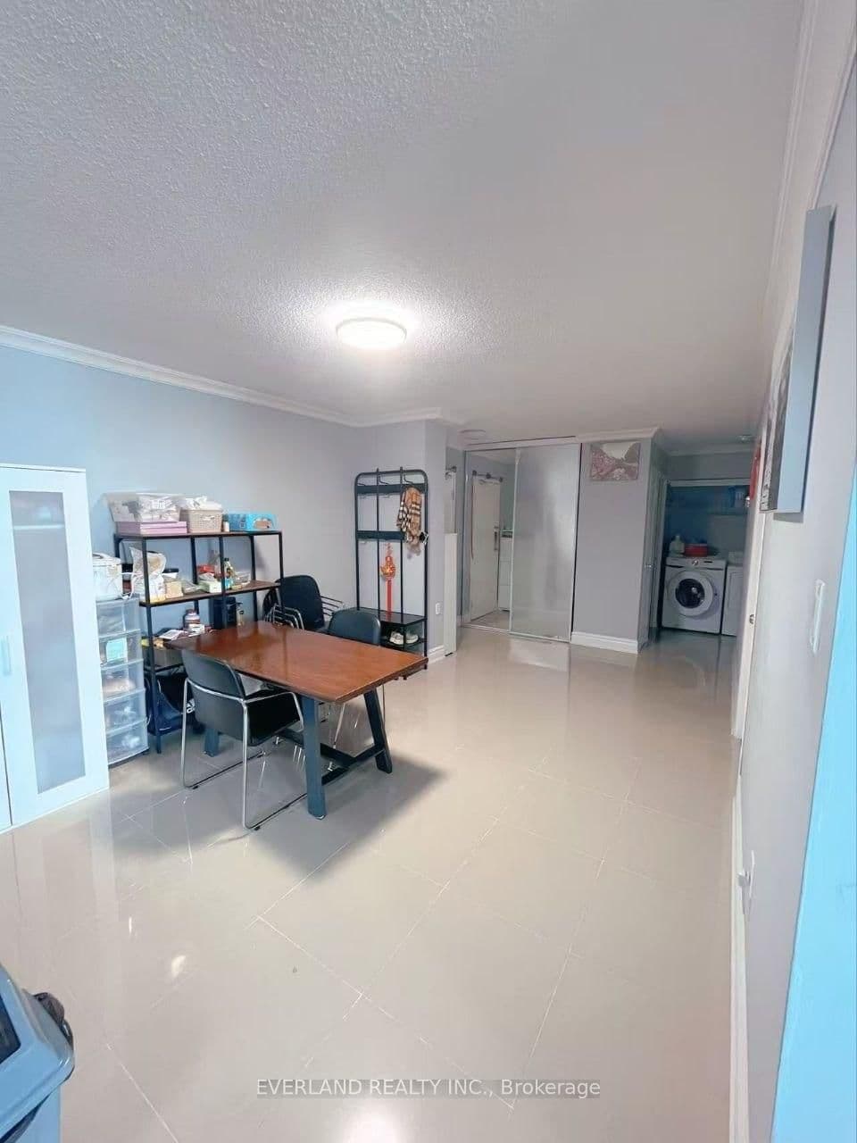 2050 Bridletowne Circle, Unit 303 thumbnail 8