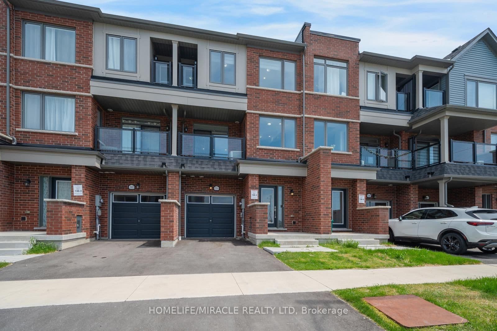 2004 Cameron Lott Crescent - Image 1