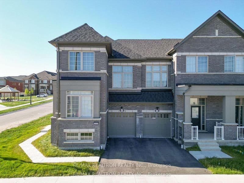 988 Grosbeak Trail - Image 1