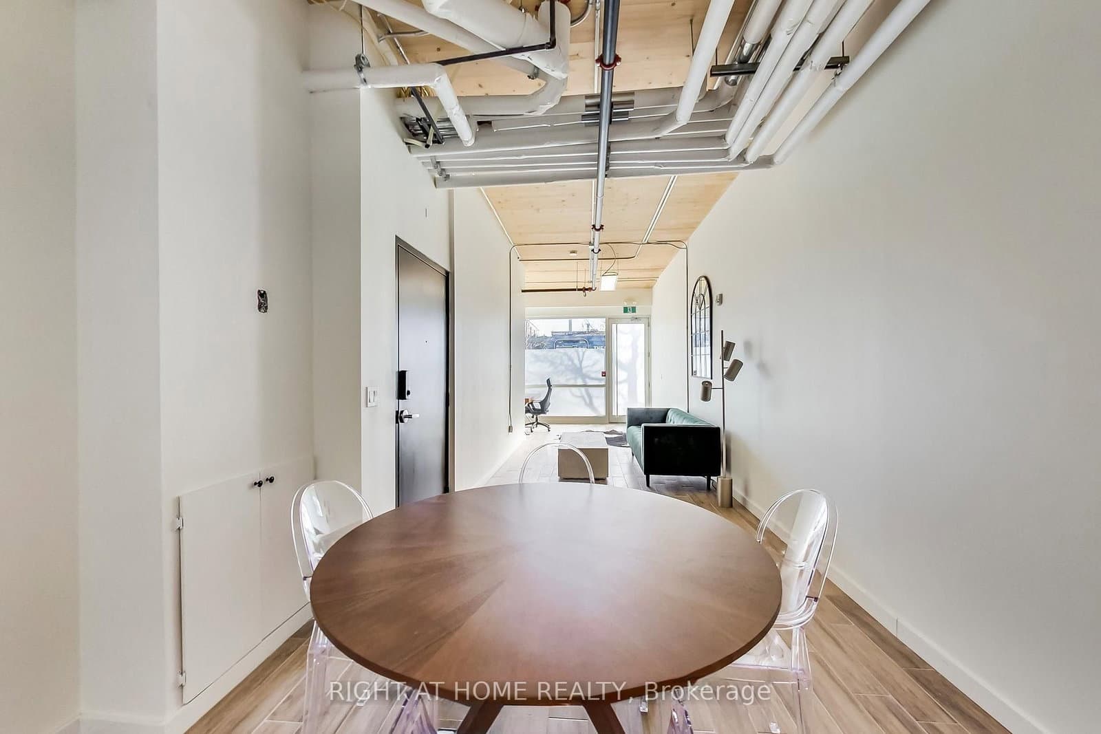 1602 Queen Street E, Unit 101 thumbnail 8