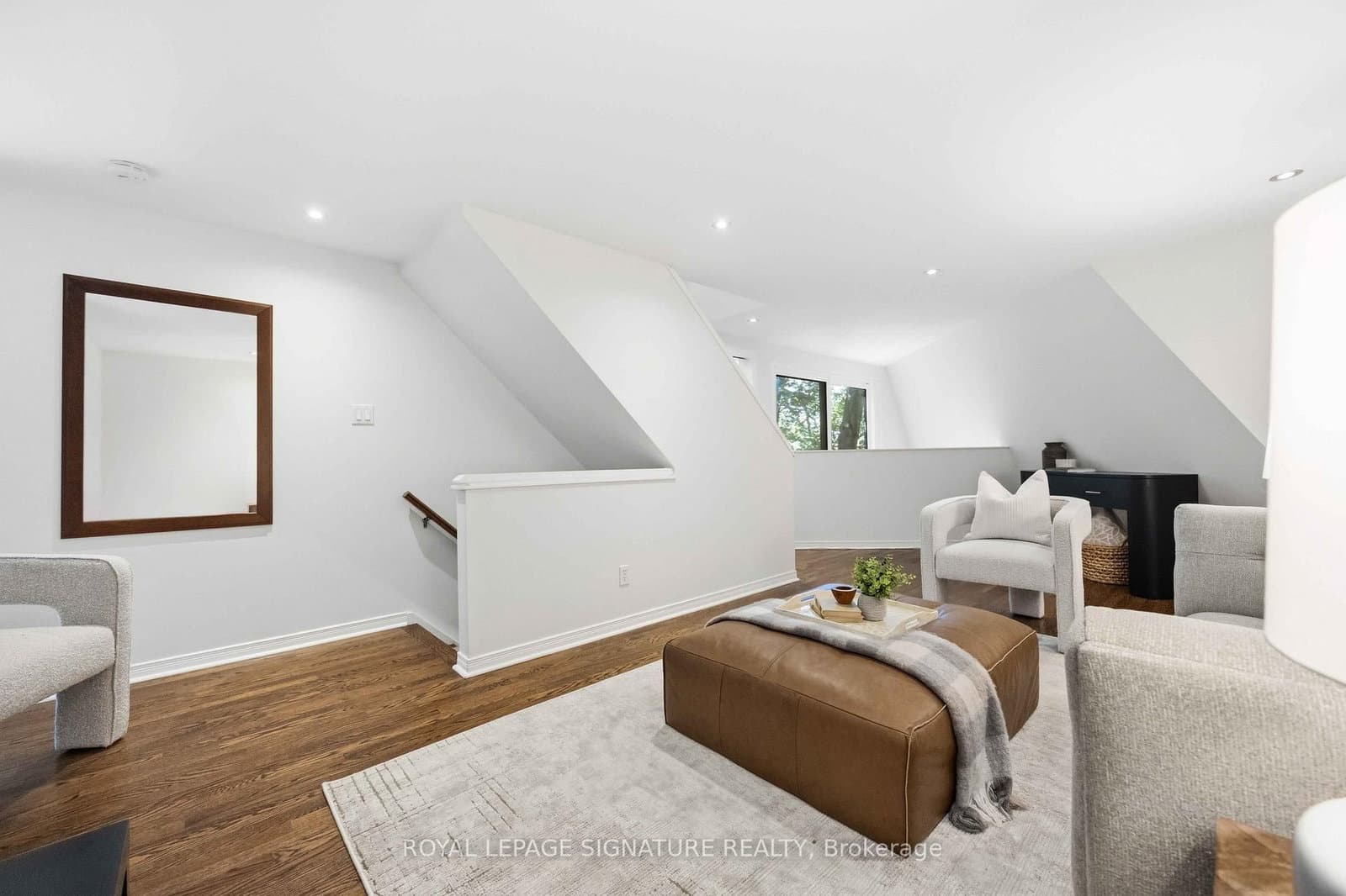 2366 Queen Street E, Unit 7 thumbnail 15