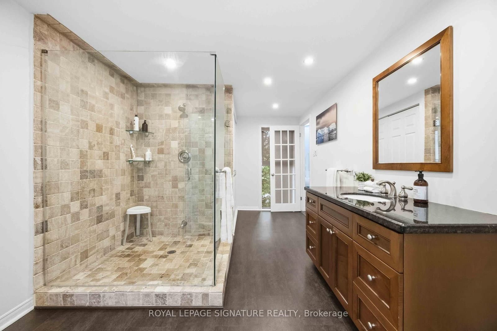 2366 Queen Street E, Unit 7 thumbnail 26