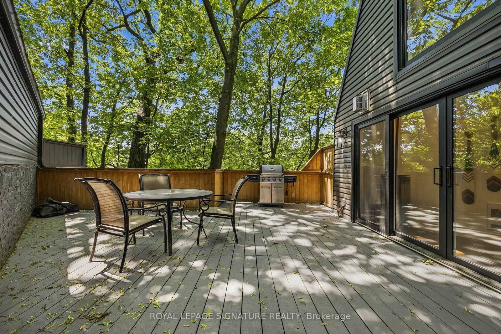 2366 Queen Street E, Unit 7 thumbnail 32