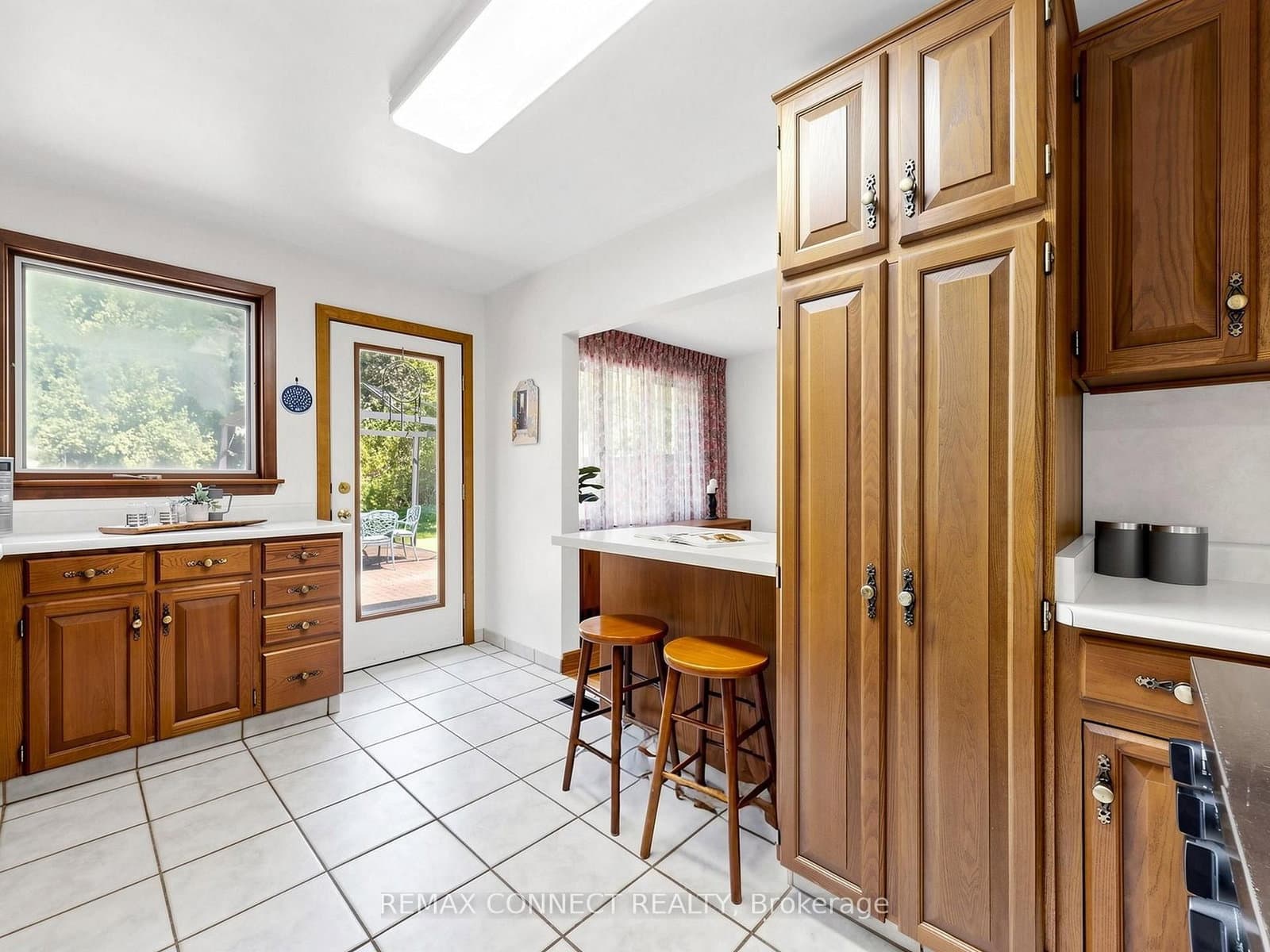 90 Sylvan Avenue thumbnail 10
