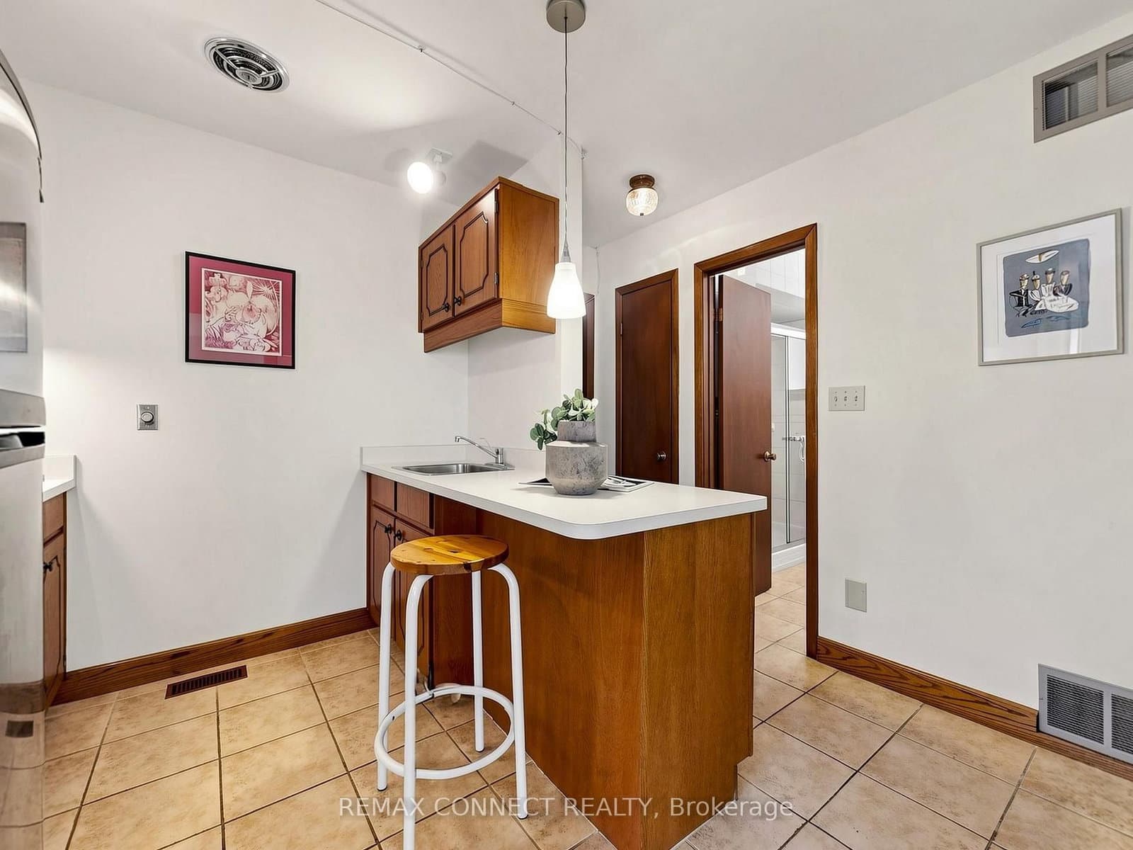 90 Sylvan Avenue thumbnail 15
