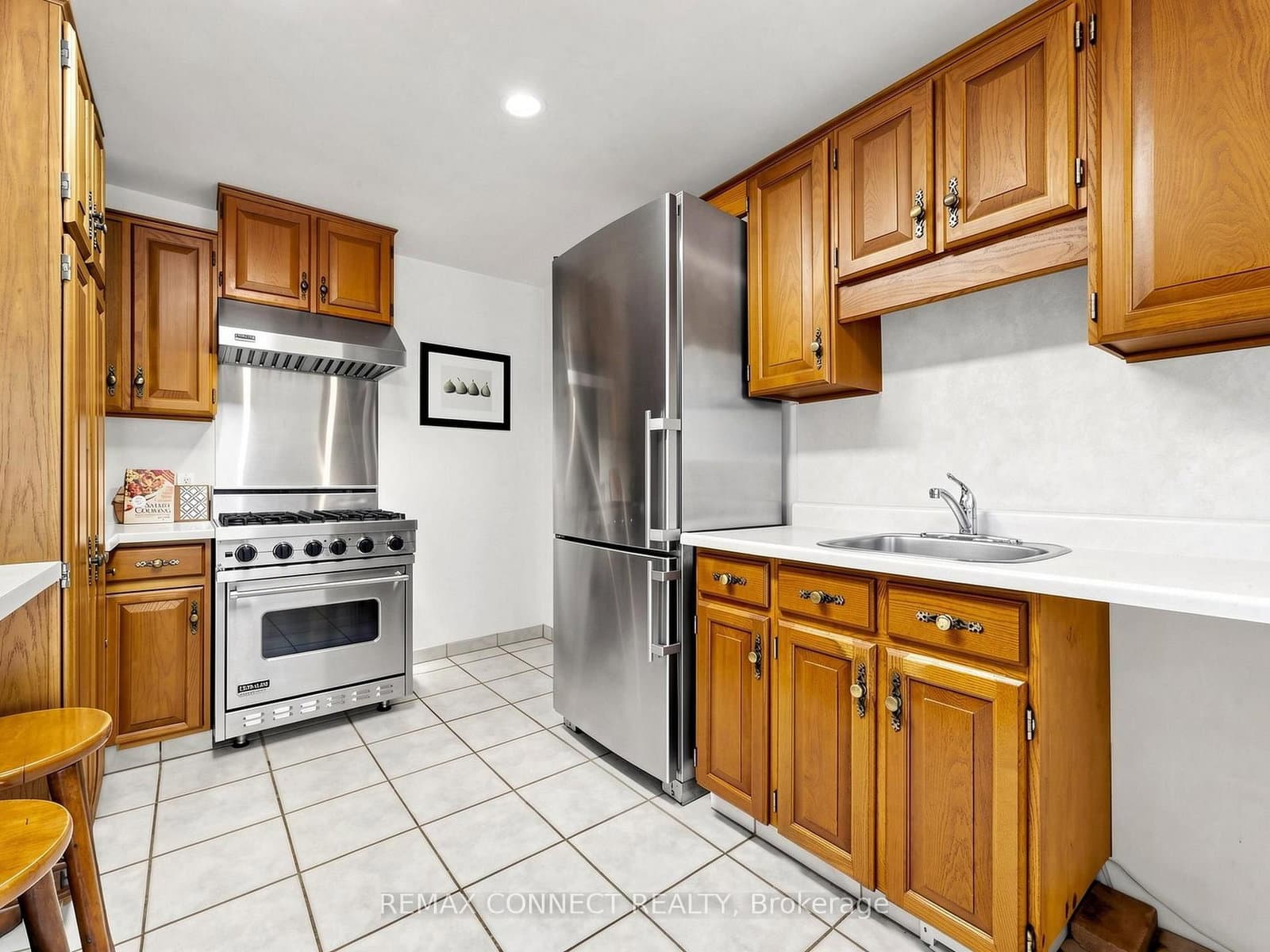 90 Sylvan Avenue thumbnail 9