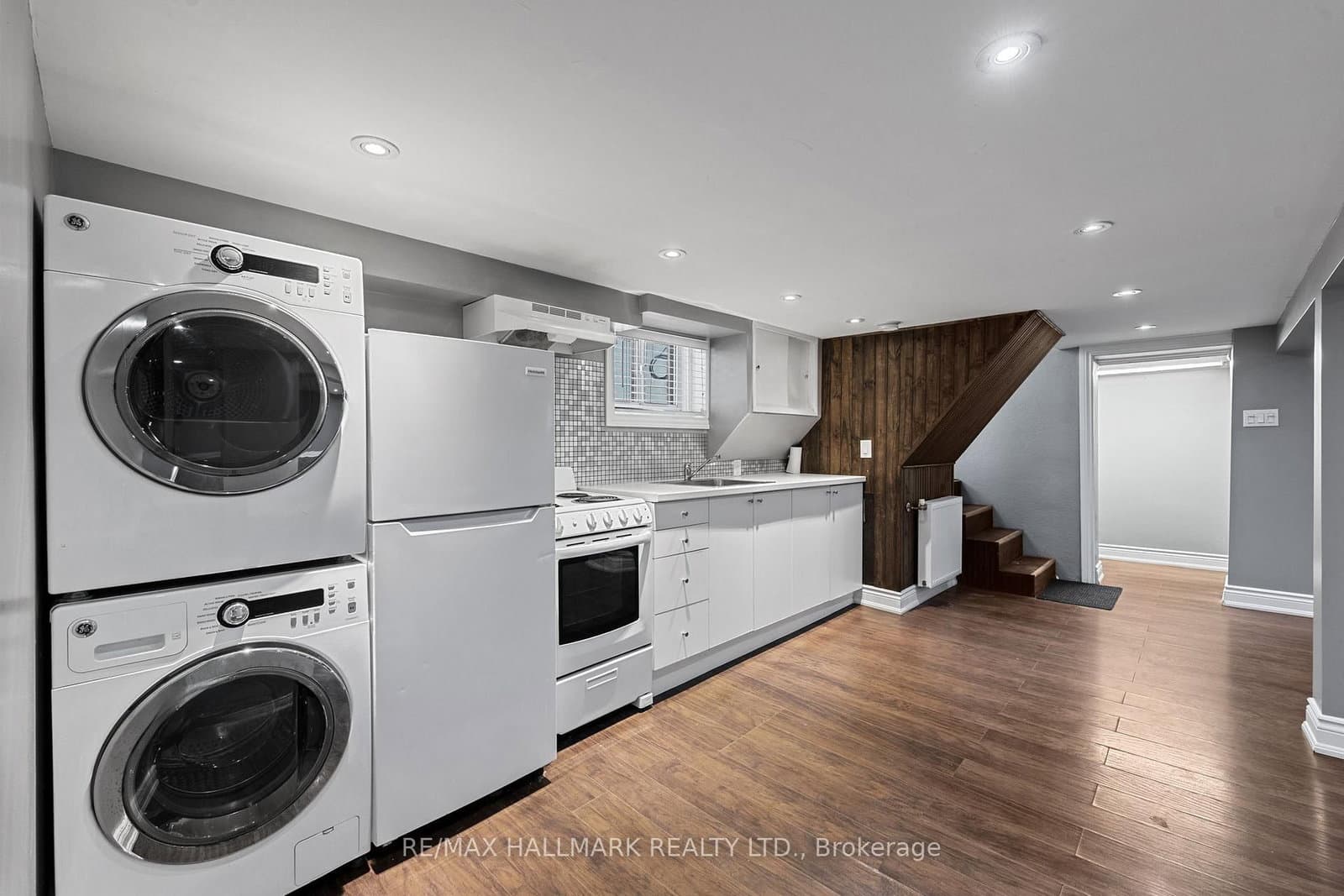 8 Davies Crescent thumbnail 19