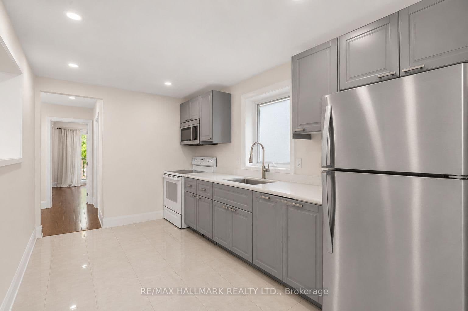 8 Davies Crescent thumbnail 9