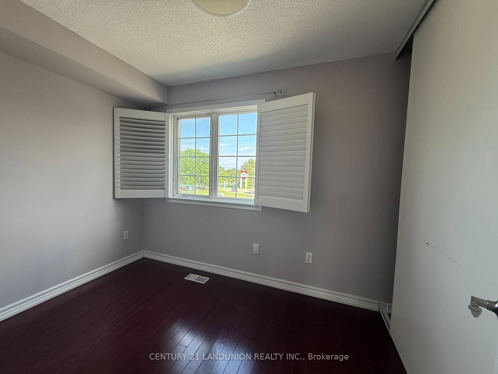 9544 Sheppard Avenue E thumbnail 9