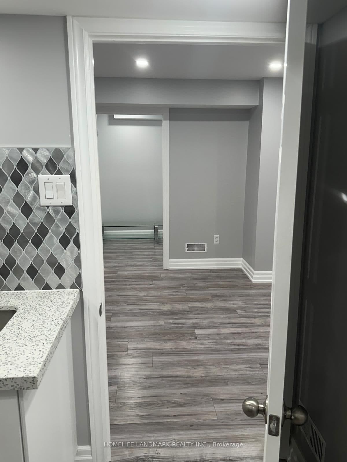 6 Pickett Street, Unit Basement thumbnail 15