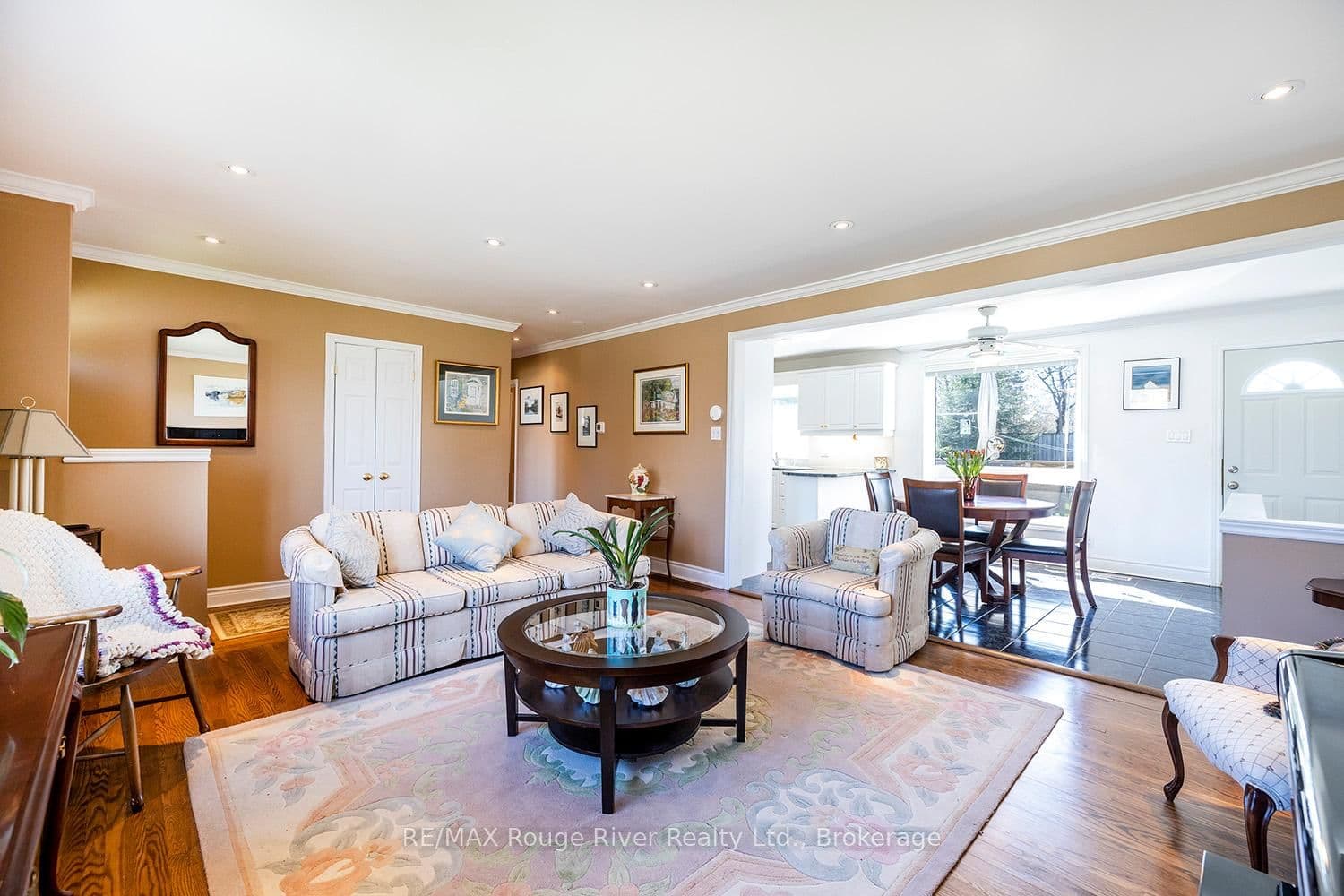 9 Granard Boulevard thumbnail 23