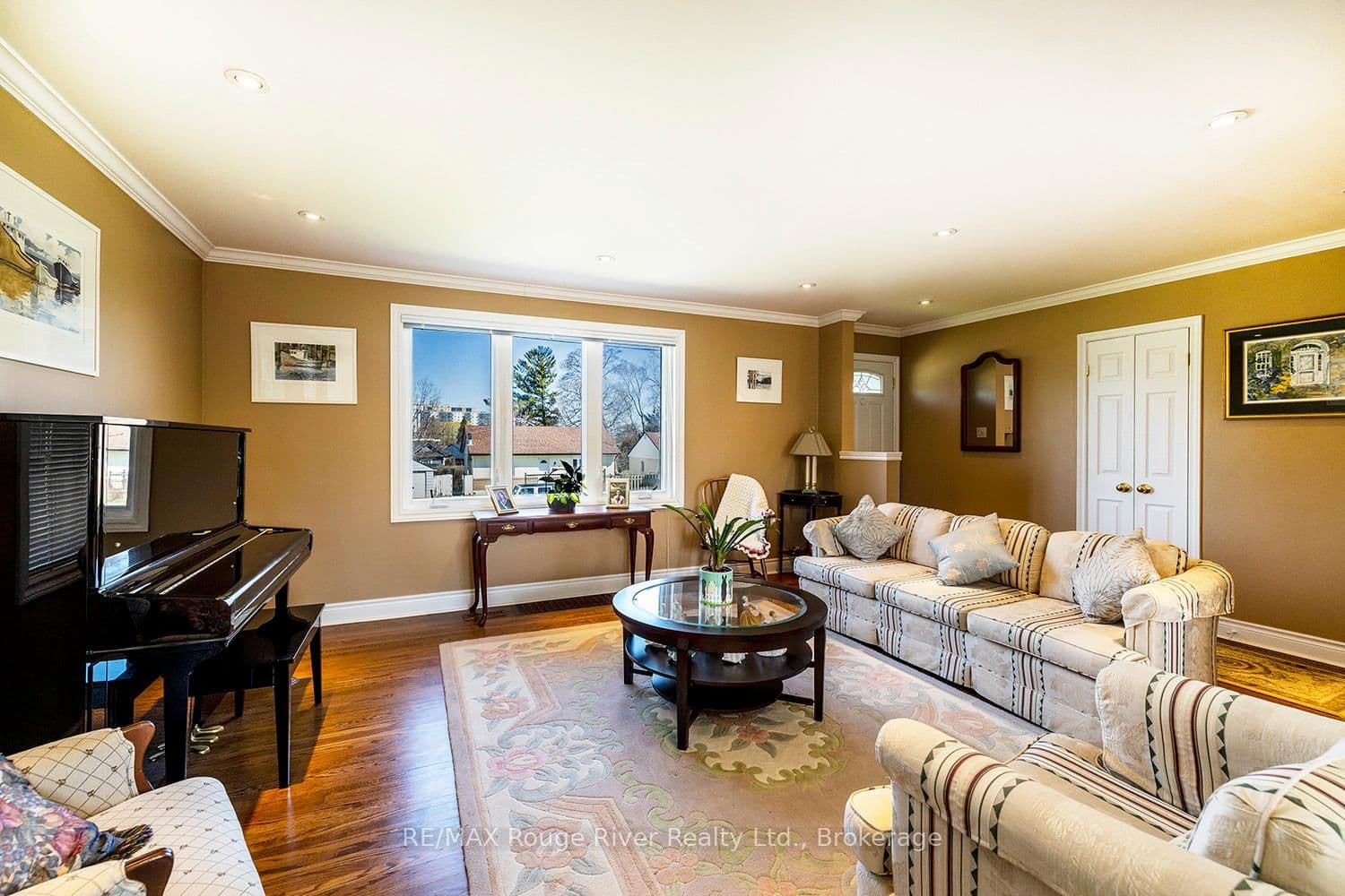 9 Granard Boulevard thumbnail 29