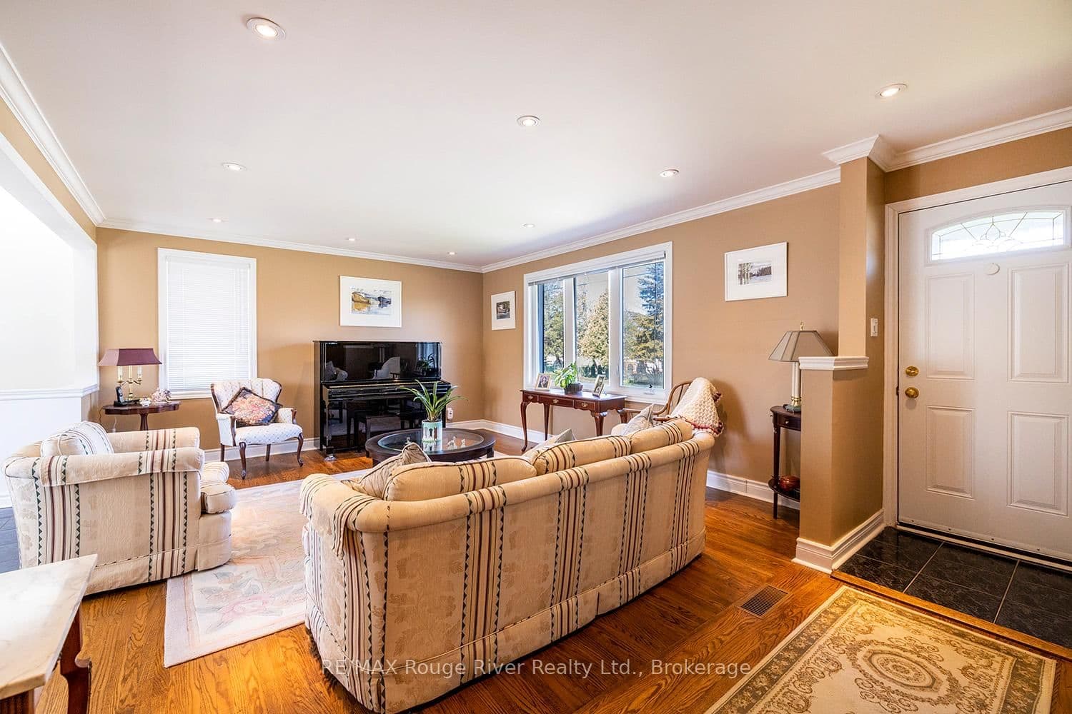 9 Granard Boulevard thumbnail 32