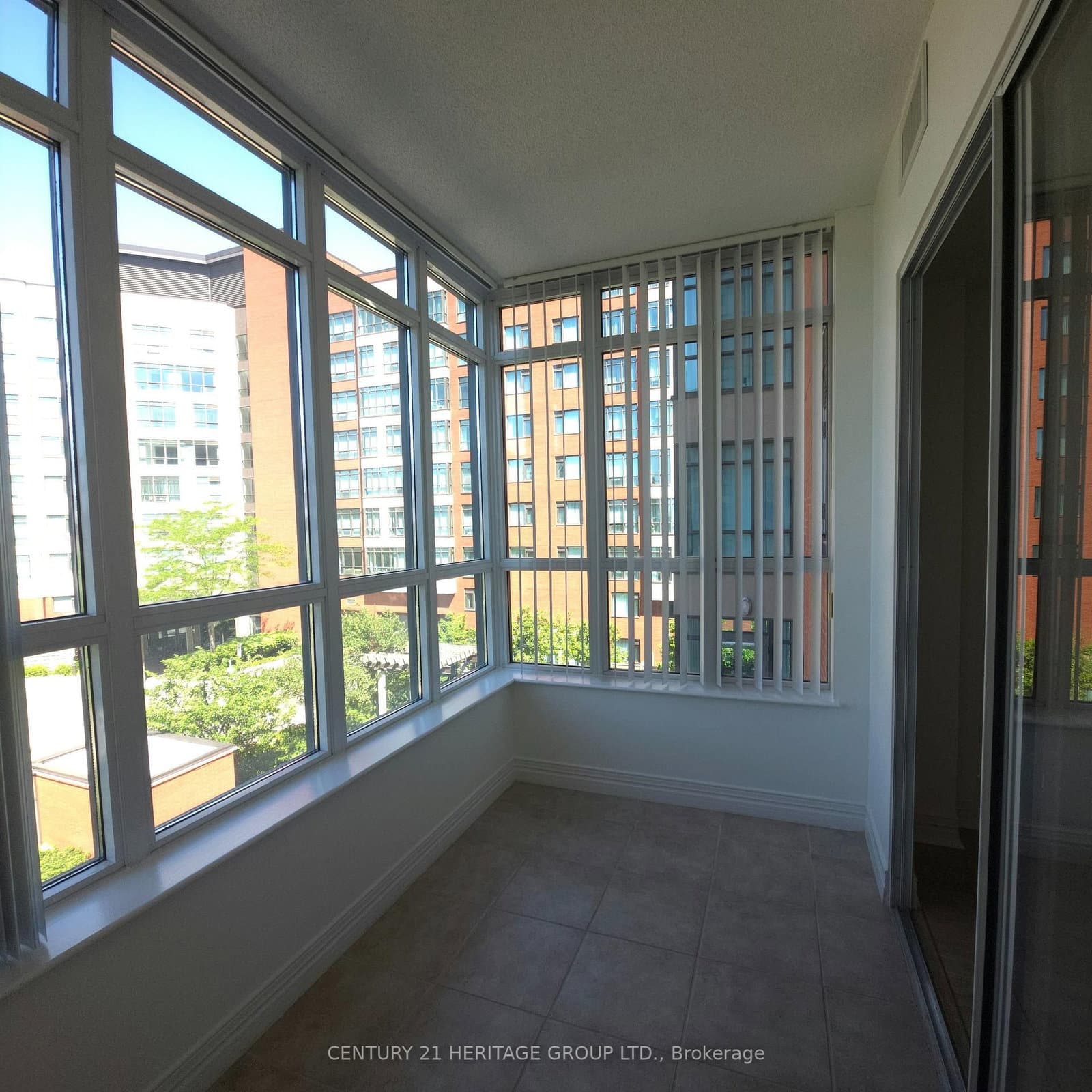 90 Scottfield Drive, Unit 319 thumbnail 20