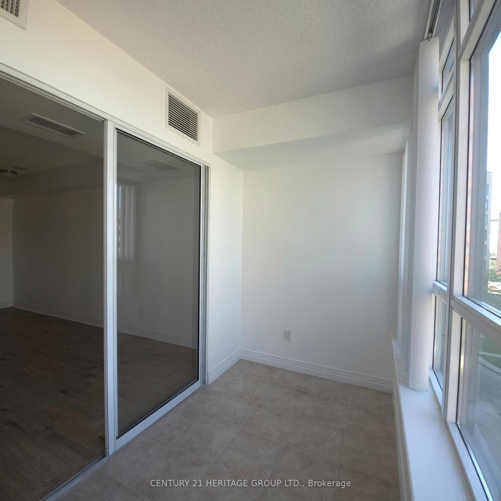90 Scottfield Drive, Unit 319 thumbnail 21