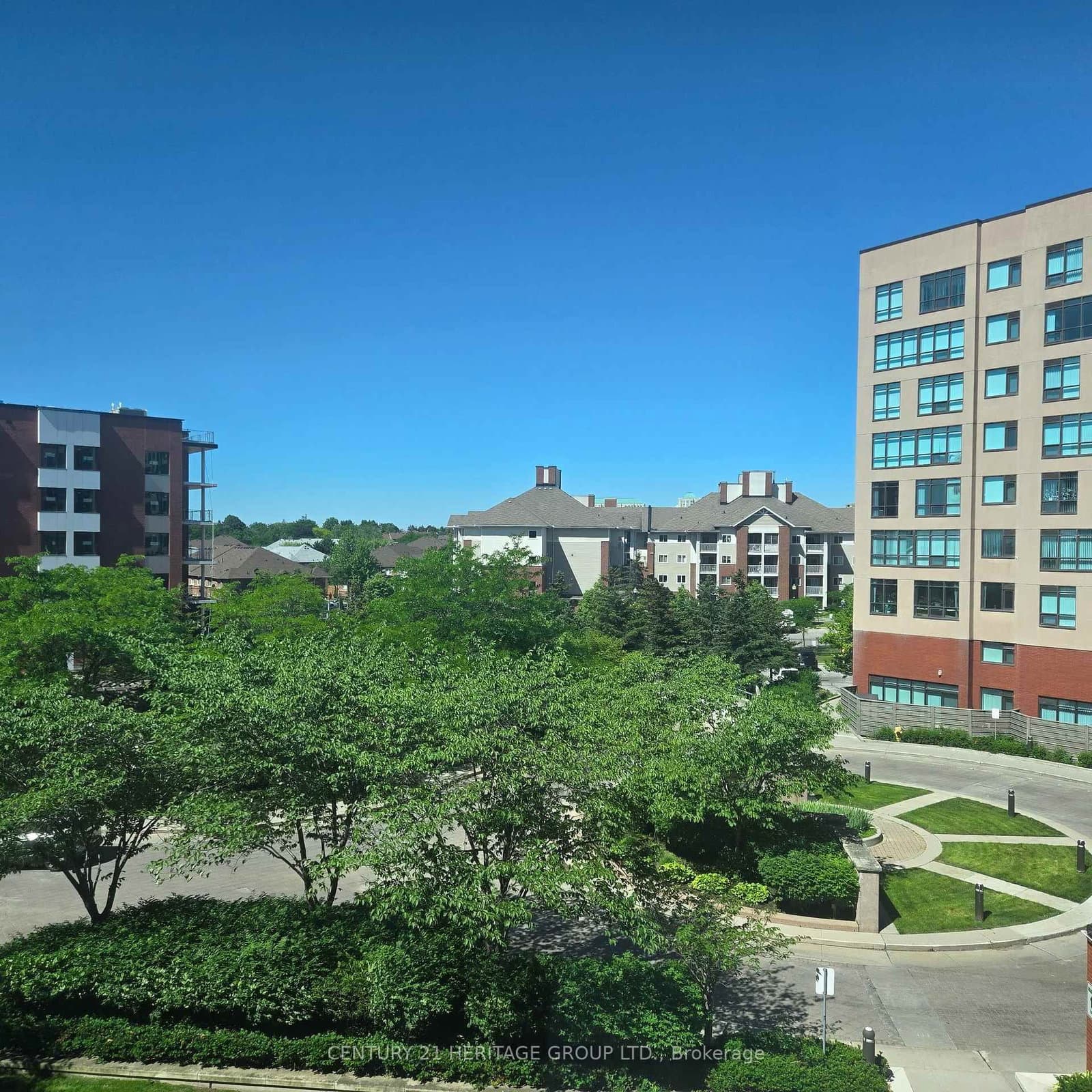 90 Scottfield Drive, Unit 319 thumbnail 3