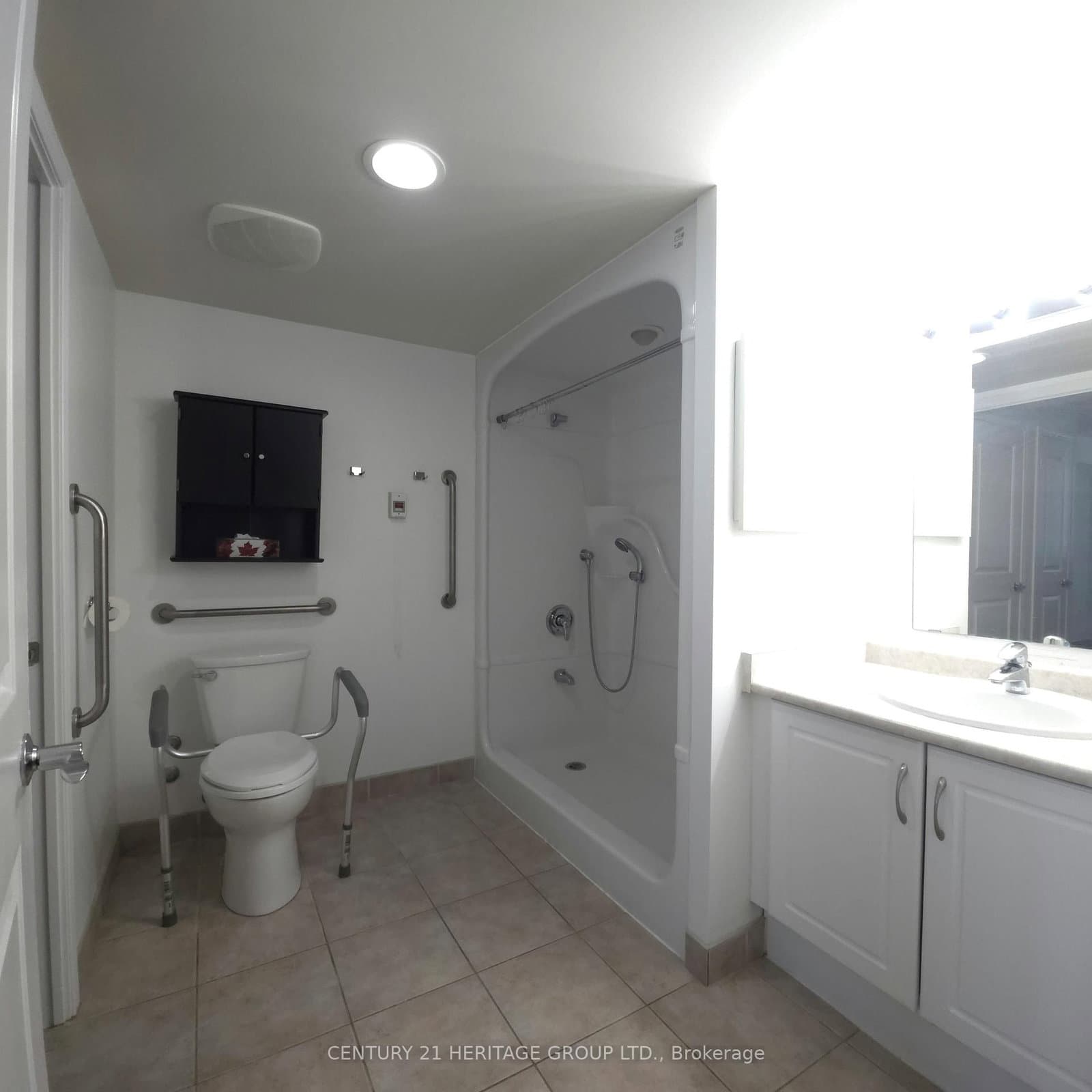 90 Scottfield Drive, Unit 319 thumbnail 31